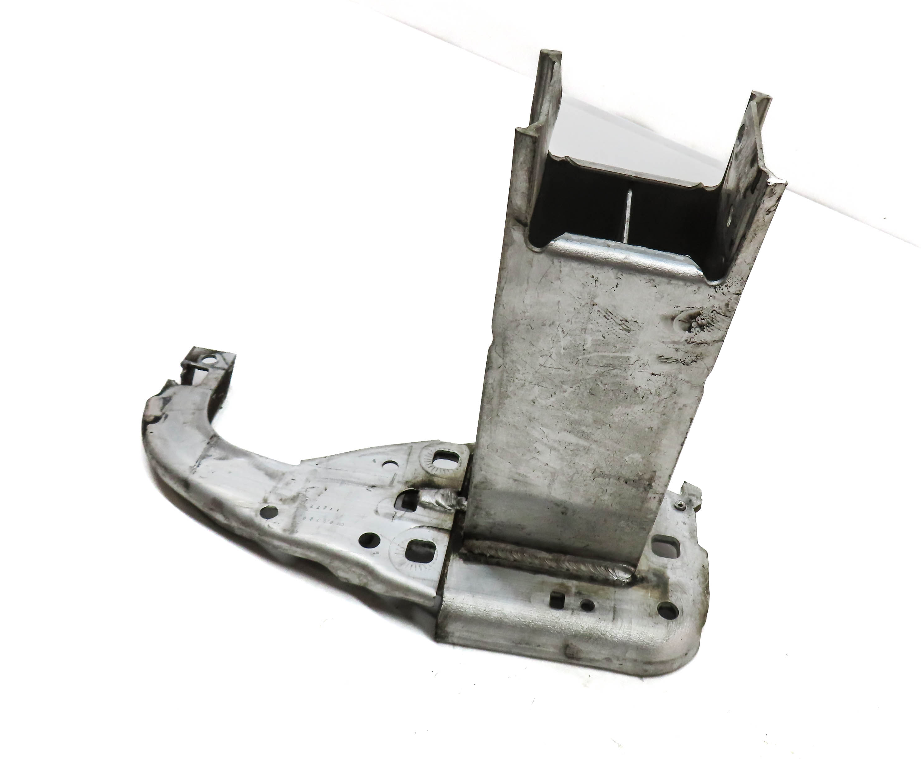 2012-2018 AUDI A6 A7 S6 S7 RS7 (C7 4G8) FRONT LEFT DRIVER BUMPER BRACKET — exact item pictured